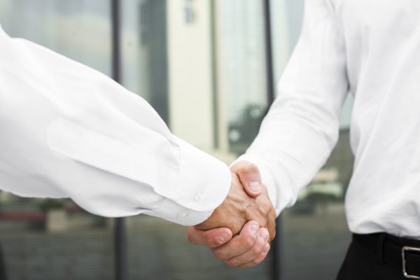 close up businessmen shaking hands Novedades legales Analía Durán Abogados Derecho Laboral en la Ciudad de Buenos Aires novedades,novedades legales,novedades legales para empresas,actualidad legal empresarial,noticias derecho laboral,novedades derecho comercial,estudio jurídico empresarial